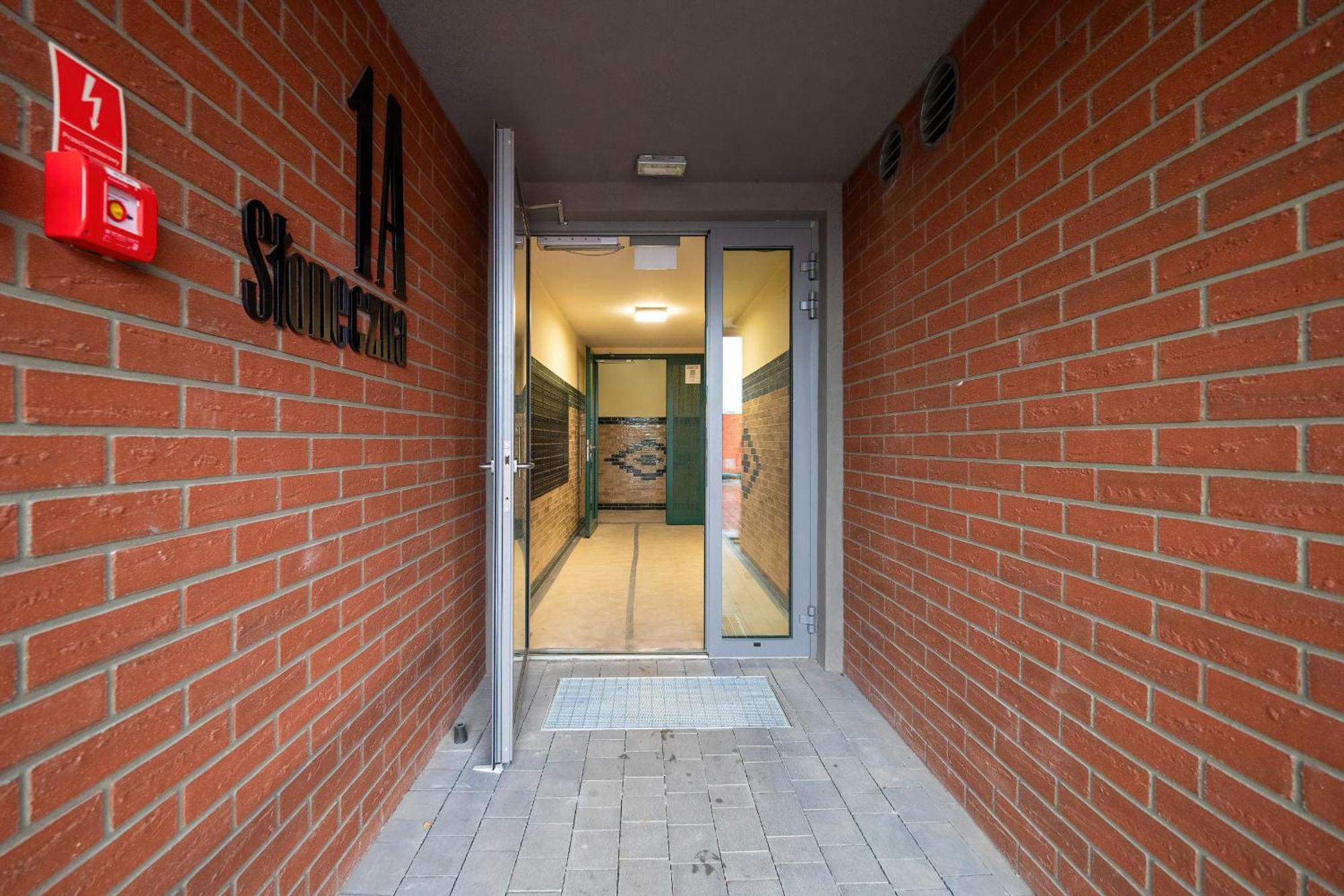 Exceptional Apartment With Parking By Noclegi Renters Katowice Exterior foto